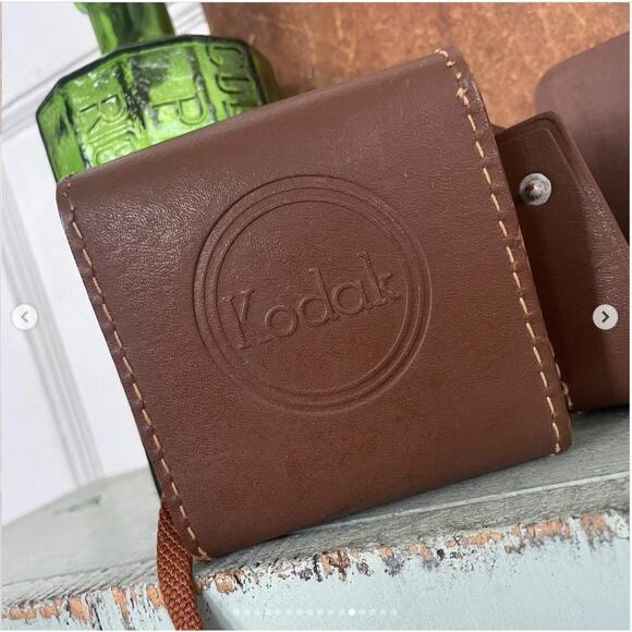 Vintage Kodak Hawkeye Brownie Flash Model Camera Brown Leather Case UNTESTED - Picture 8 of 10